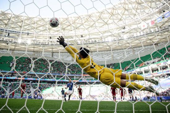 而难以融入 而难以融入